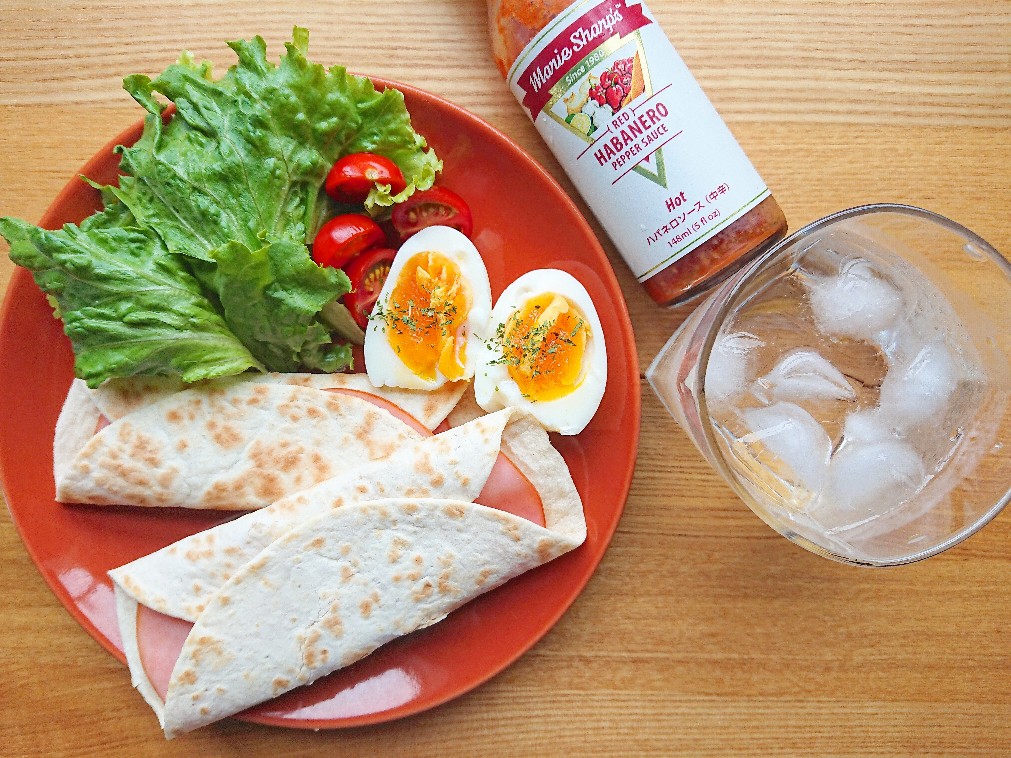 ハムチーズトルティーヤ サラダ