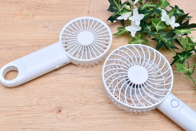 山善 扇風機 DCモーターYLX-AJD30（W） YLX-AJD30E(W) 扇風機 DCモーター 節電センサー 左右自動首振り