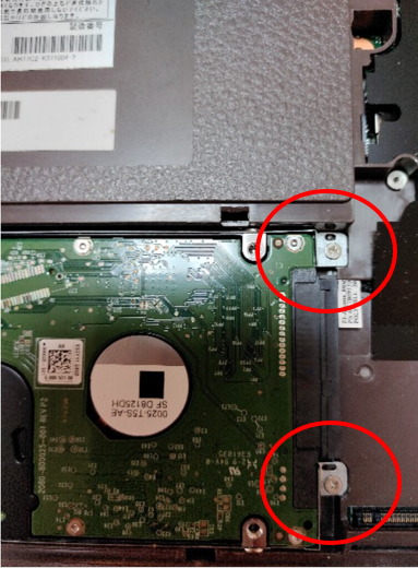 ねじ2か所外してハードディスクを取り出す