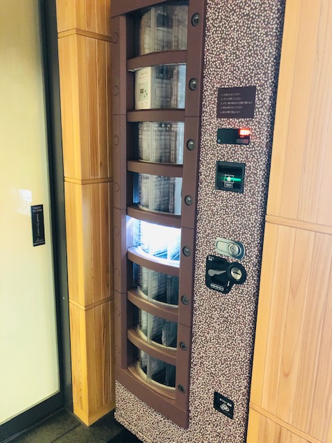 とらや赤坂店　羊羹の自動販売機