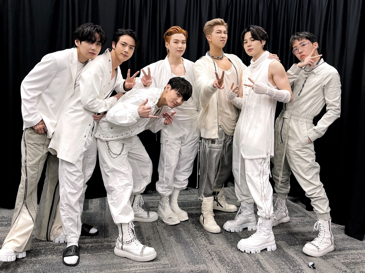 BTS / PERMISSION TO DANCE ON STAGE LA 20211128 - Happy