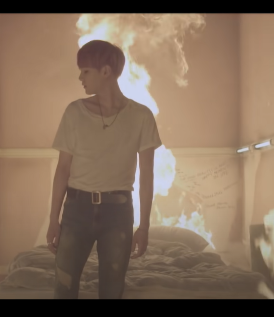 防弾少年団(BTS) - BTS ユンギ FOR YOU I NEED U RUN YOUTH SUGA Amazon.co.jp: YOUTH(通常盤) - BTS (防弾少年団): ミュージック