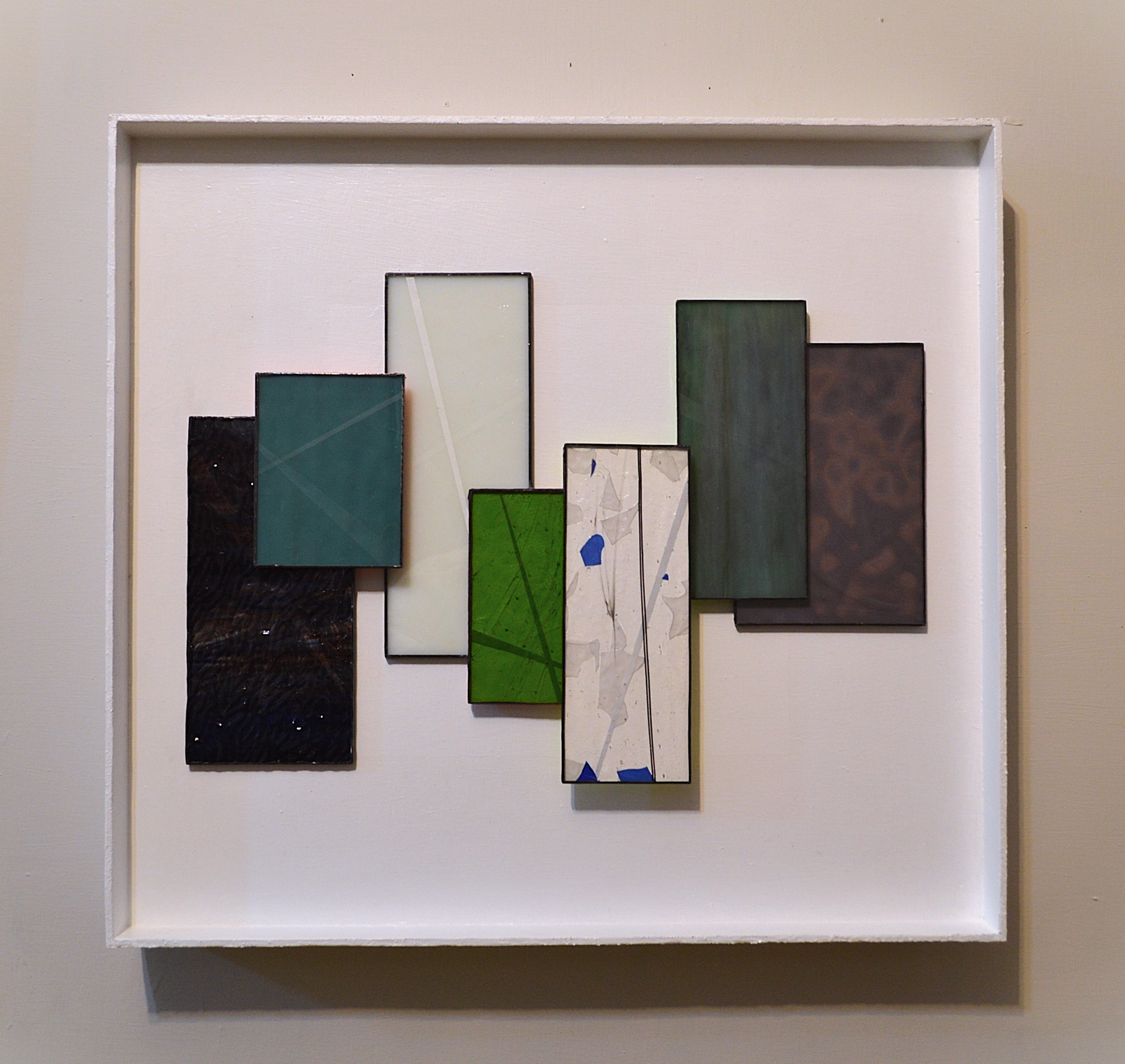 105 In place 47×51×6(cm)