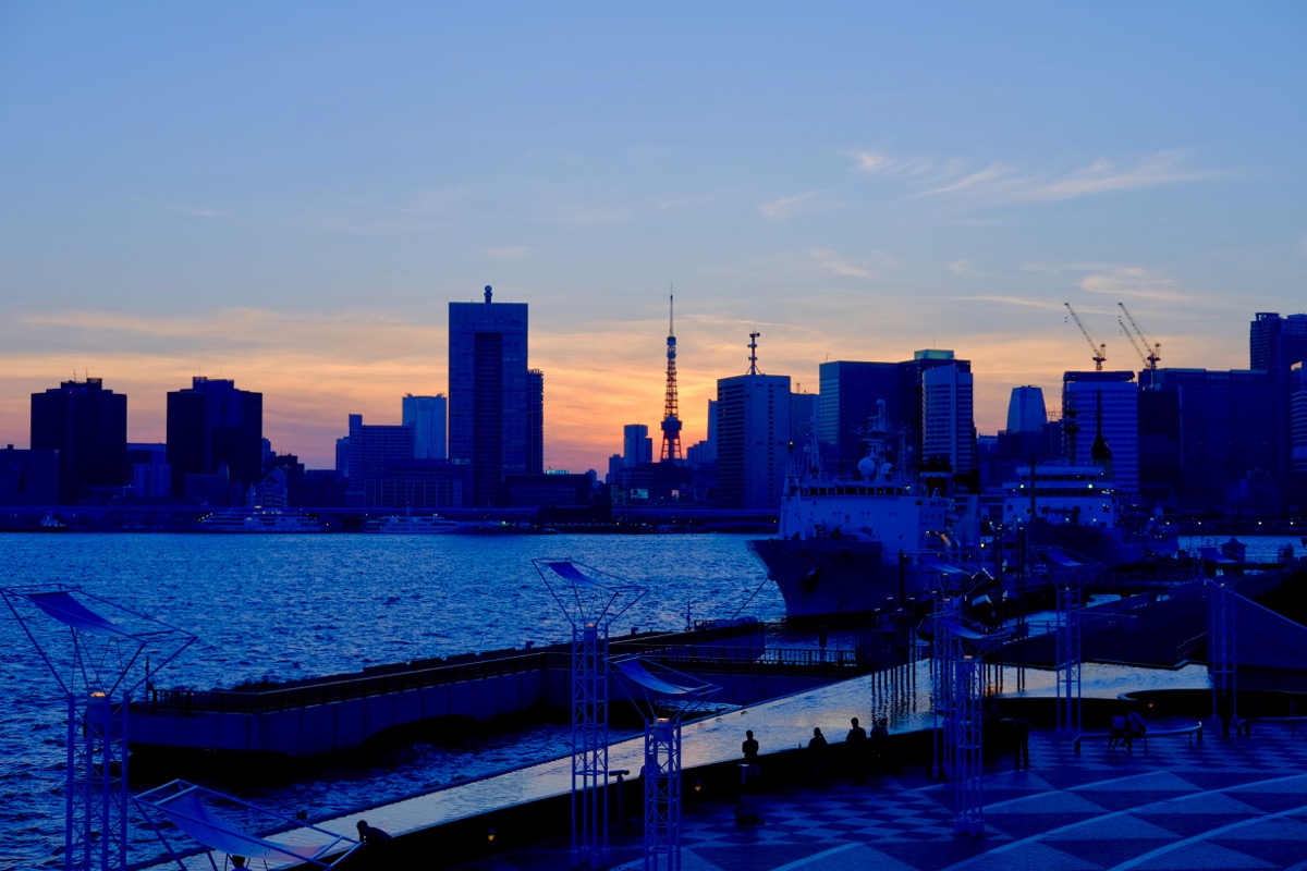 晴海埠頭から臨む、夕暮れの東京タワー5