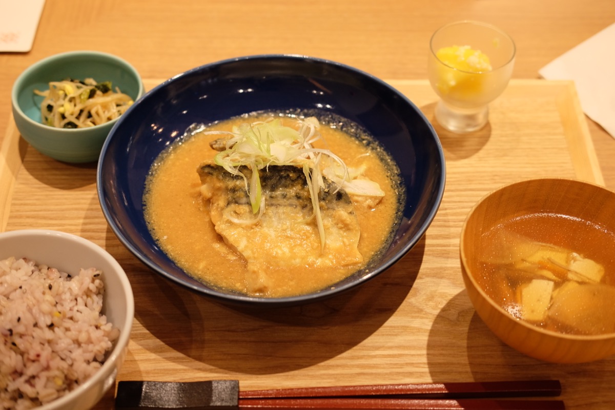 ふっくら仕上げた米麹のさば味噌煮