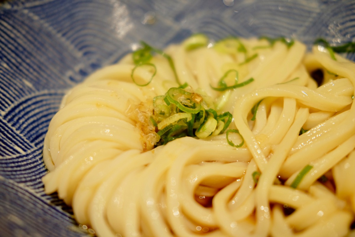 新宿『切麦や 甚六』のぶっかけうどん（アップ）