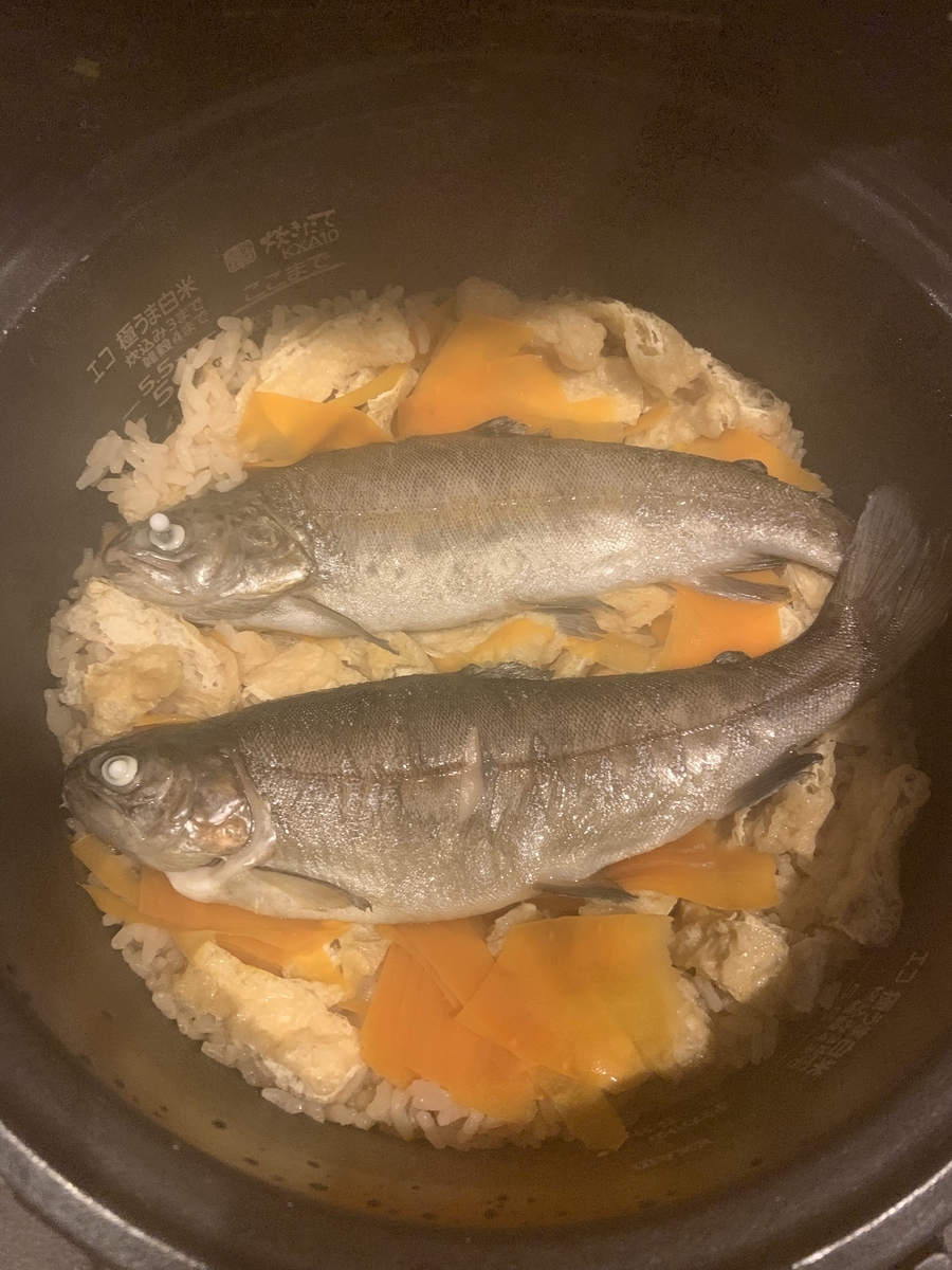 ニジマスの炊き込みご飯