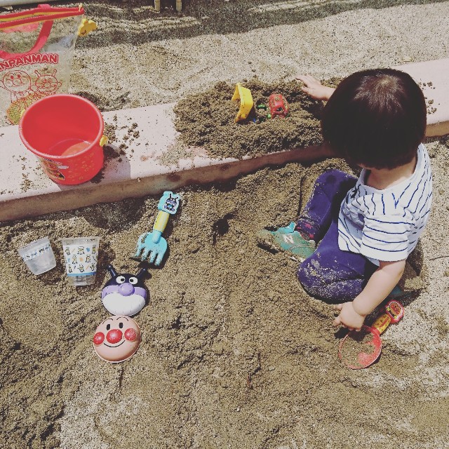 1歳11ヶ月 息子の砂遊び Osaka N Blog 1歳11ヶ月 息子の砂遊び Osaka N Blog