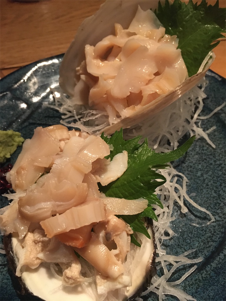 本ミル ミルクイ と白ミル ナミガイ の味の違いを知ってる貝 知らんから食べ比べてみたら嬉々貝々 日本酒好きのおっちゃんが何か言うとるわ W