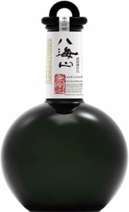 八海醸造のかっこいい日本酒銘柄「八海山 金剛心（こんごうしん）冬瓶 純米大吟醸」
