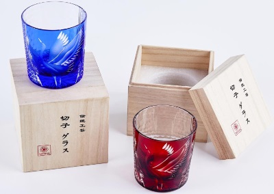 桐箱付きのFONYUHUAの切子ペアグラス