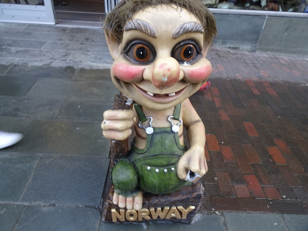 ノルウェー「トロムソの町でお買い物」の思ひで… おさんぽわんこの旅の思ひで －ヨーロッパ編－