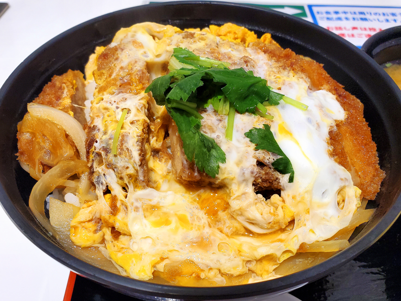 西谷食堂 花ぐるま＠宝塚北SAで丹波赤どりのおろしかつ丼 - 大杉カツ丼