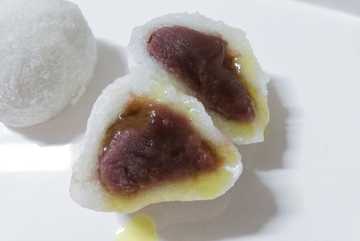 大福にオリーブオイルをかける衝撃体験 オリーブ大福 たねや ツレヅレ食ナルモノ 大福にオリーブオイルをかける衝撃体験 オリーブ大福 たねや ツレヅレ食ナルモノ