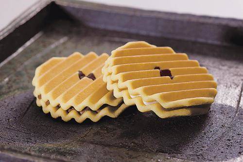 京都そっくり和菓子 鼓月 千寿せんべい と笹屋伊織 琴の仙 京都てっぱん日記