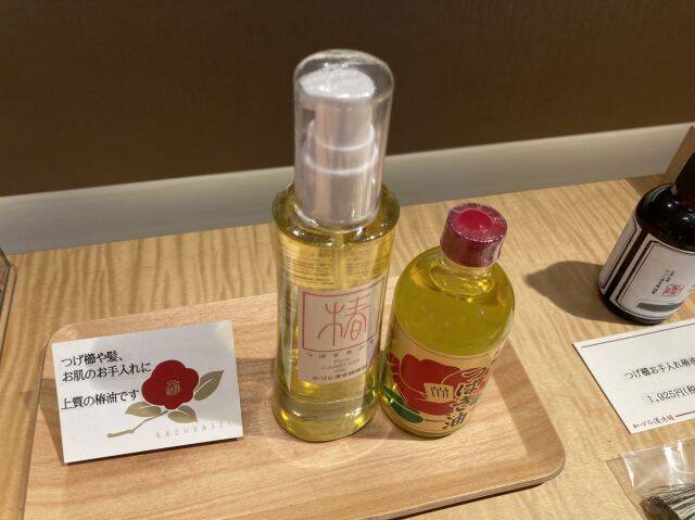 美品 かづら清老舗 さつまつげ＆ケース＆特製つばき油＆お掃除ブラシセット 京都 特製つばき油 香る椿（オーガニック精油配合） レビュー | か