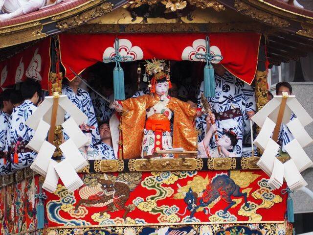 祇園祭「長刀鉾」のお稚児さんは全てがスゴい！ - 京都てっぱん日記