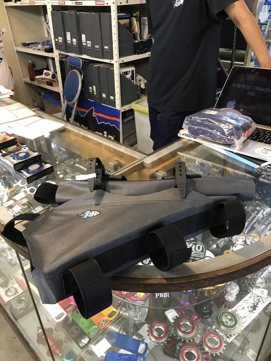 ポーセリンロケット フレームバッグ　送料込　ブルーラグ　シムワークス Porcelain Rocket: 防水バイクパッキング | SimWorks