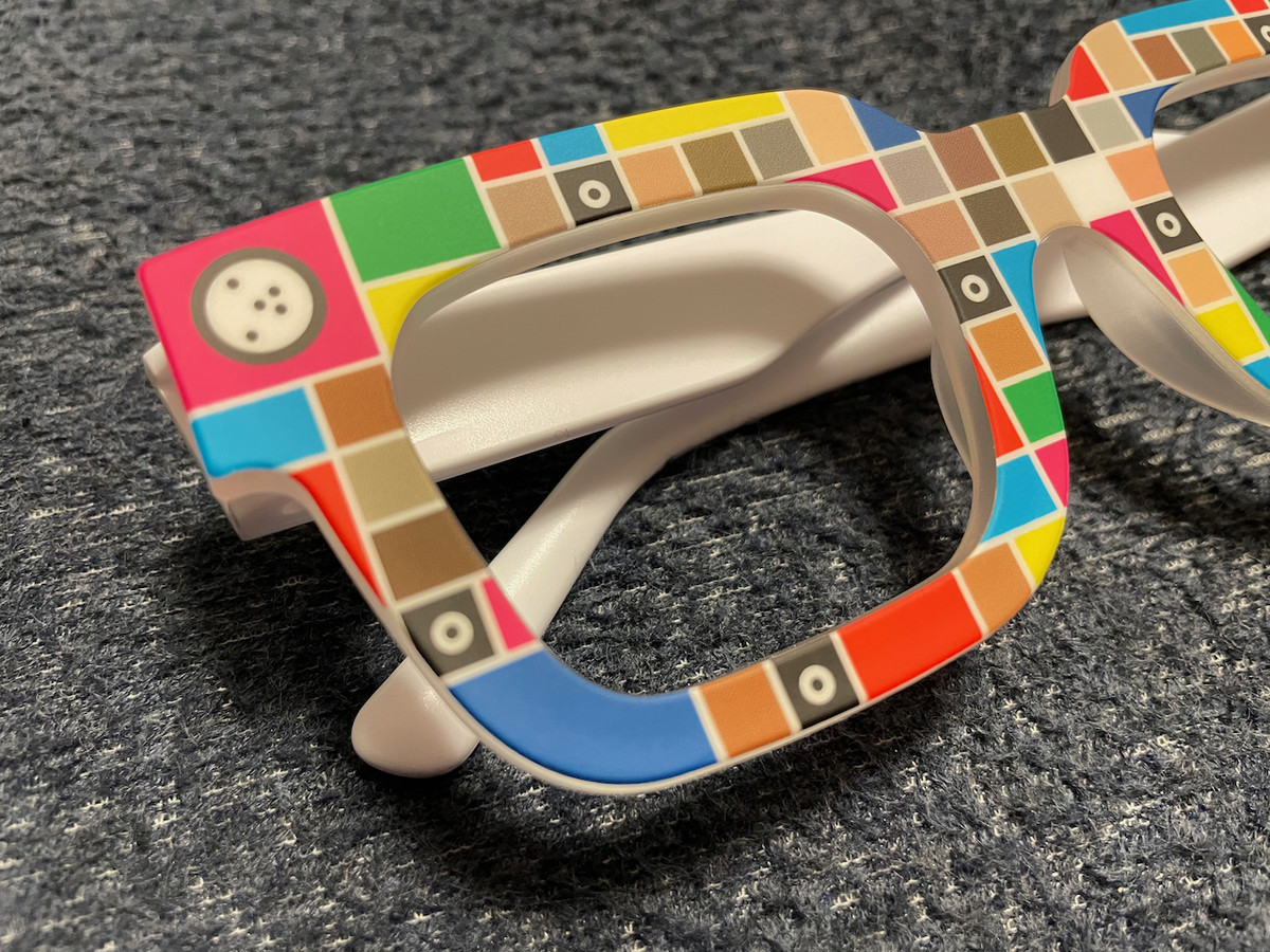 肌色をキャリブレーションするためにこうした様々な色が使われているとのこと