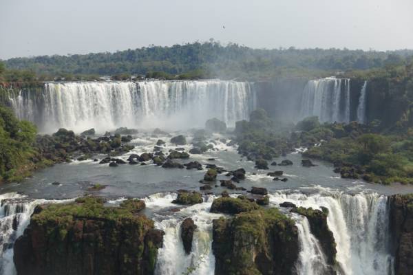 世界三大瀑布 一番迫力のあるイグアスの滝 梅妻つる子のお手盛りで