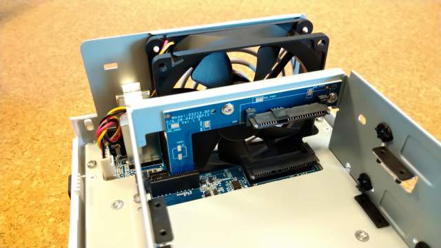 Diskstation DS218jの組み立て06