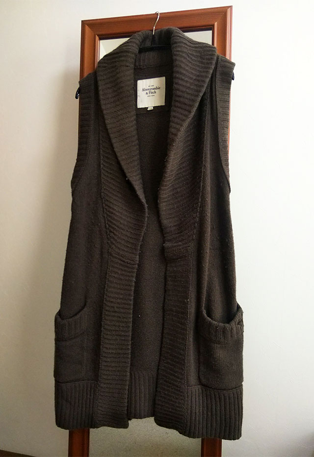 ぼろぼろになっても捨てられないお気に入りの服 歳を隠すのをやめました