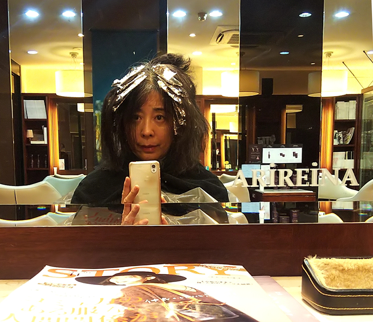 グレイヘアへの移行術 逆プリンにならず脱染剤で色ミックスする方法 歳を隠すのをやめました