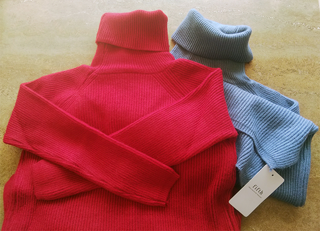 バックロングタートルカラーニット