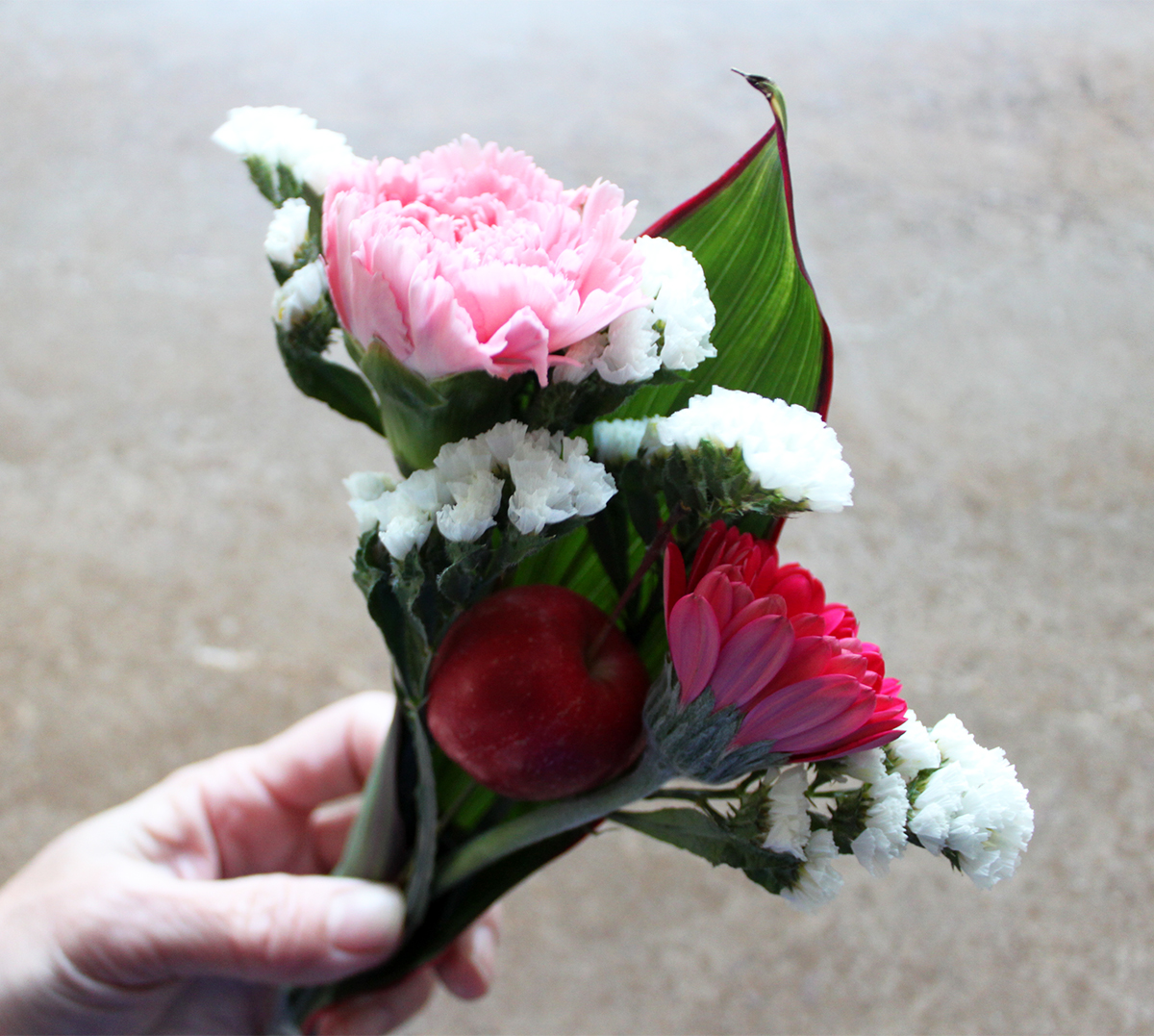 頑張れ 全国のお花屋さん 500円のブーケがドライフラワーになったbloomee Life 歳を隠すのをやめました 頑張れ 全国のお花屋さん 500円のブーケがドライフラワーになったbloomee Life 歳を隠すのをやめました