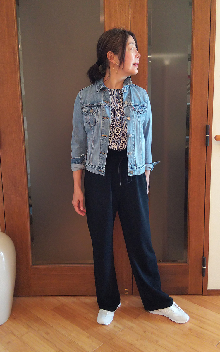 デニムジャケットをプラス