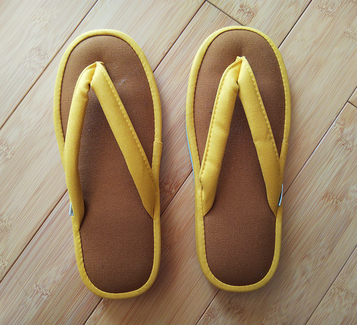 布ぞうりとトングサンダルを履いて姿勢と顔たるみを改善 歳を隠すのをやめました