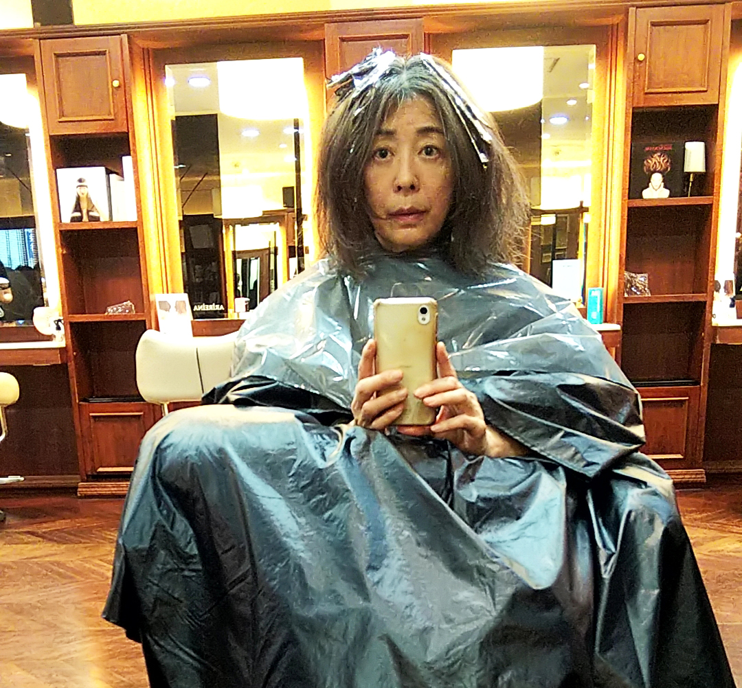 新しい様式でWith白髪のカラーリング｜年齢に逆らわないヘアケア革命