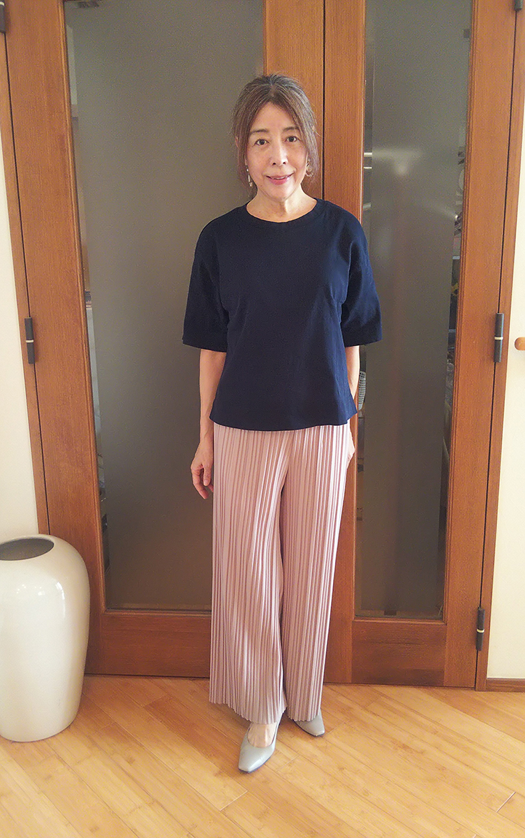 プリーツロングワイドパンツとのコーデ