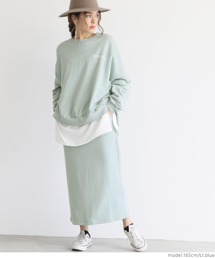 cocaのロゴ入りスウェット