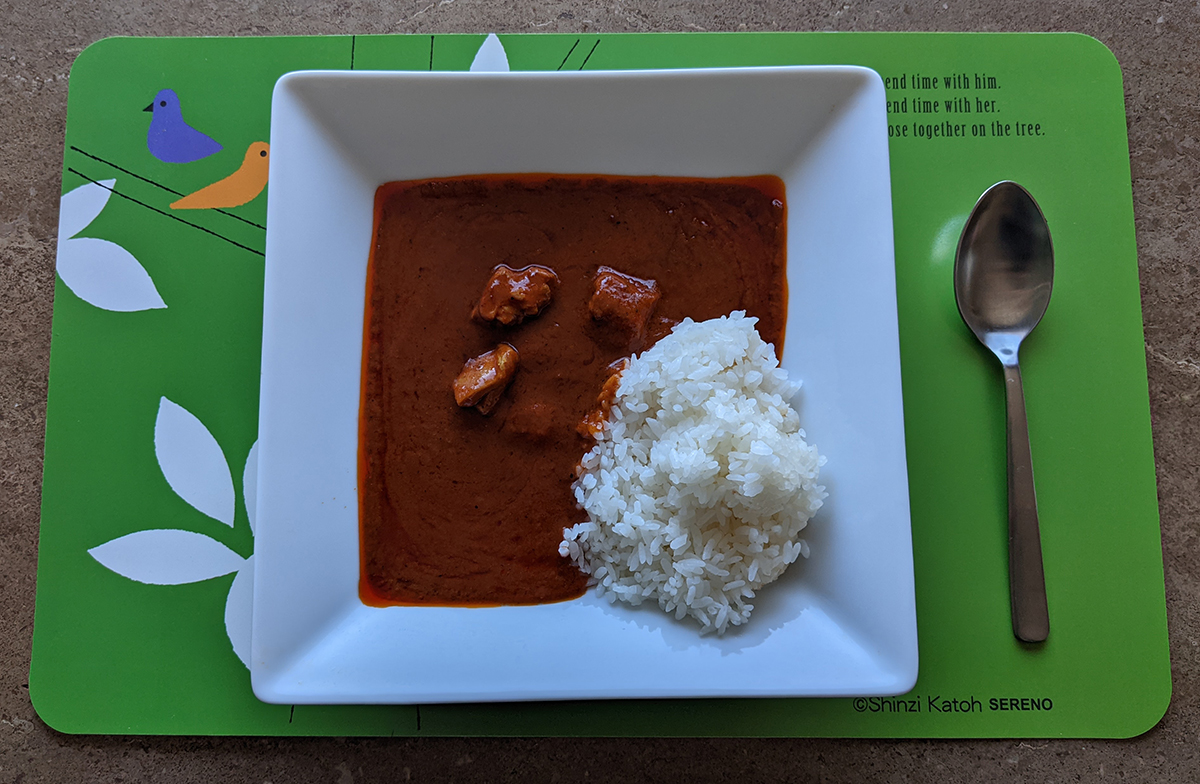 素材を生かしたカレー 3種の唐辛子とチキン