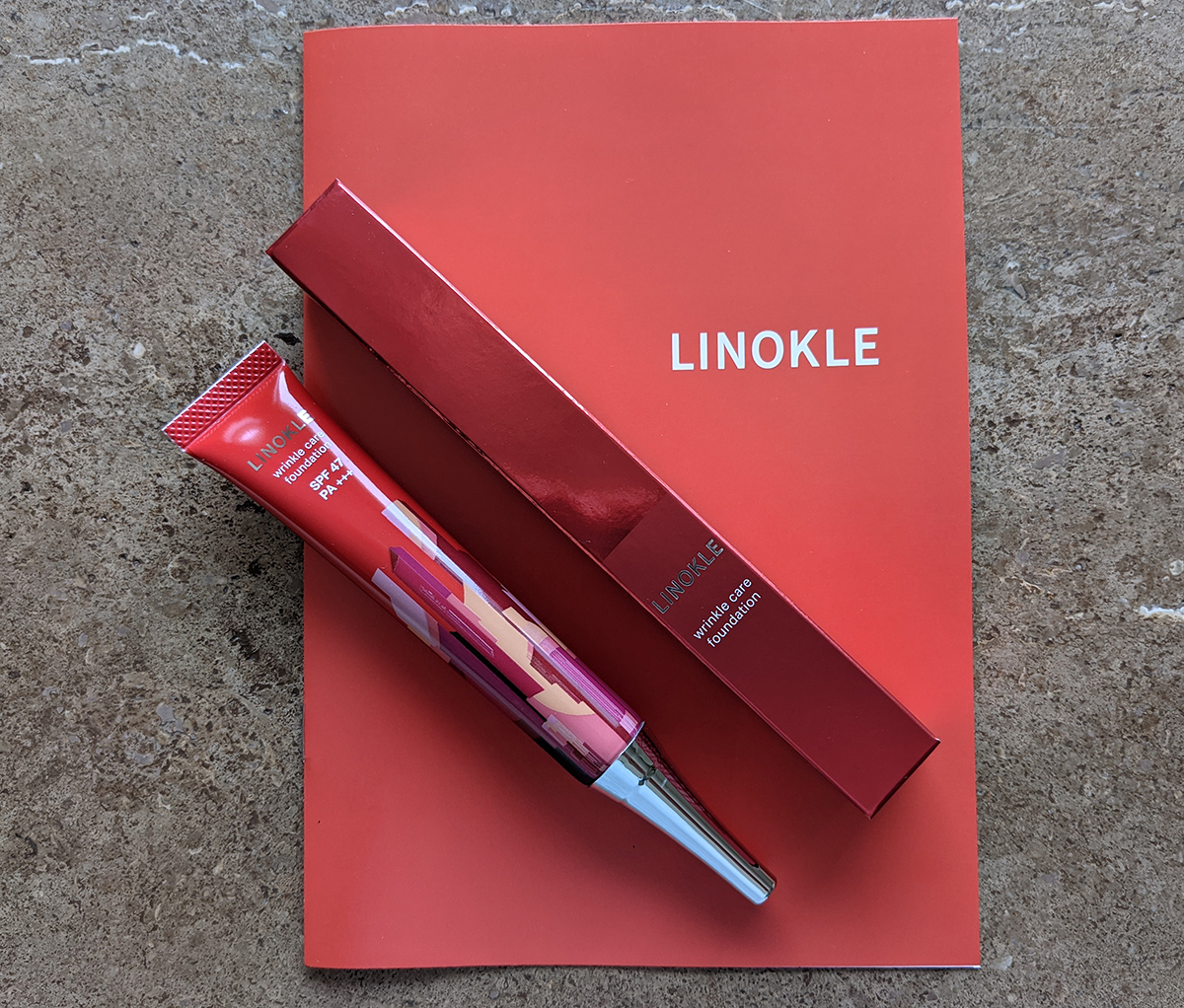 リンクルケアファンデーション】 LINOKLE（リノクル）