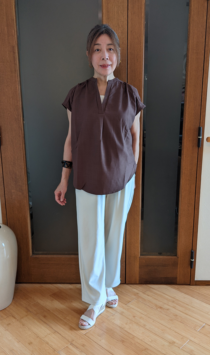 ストレッチイージーパンツとのコーデ