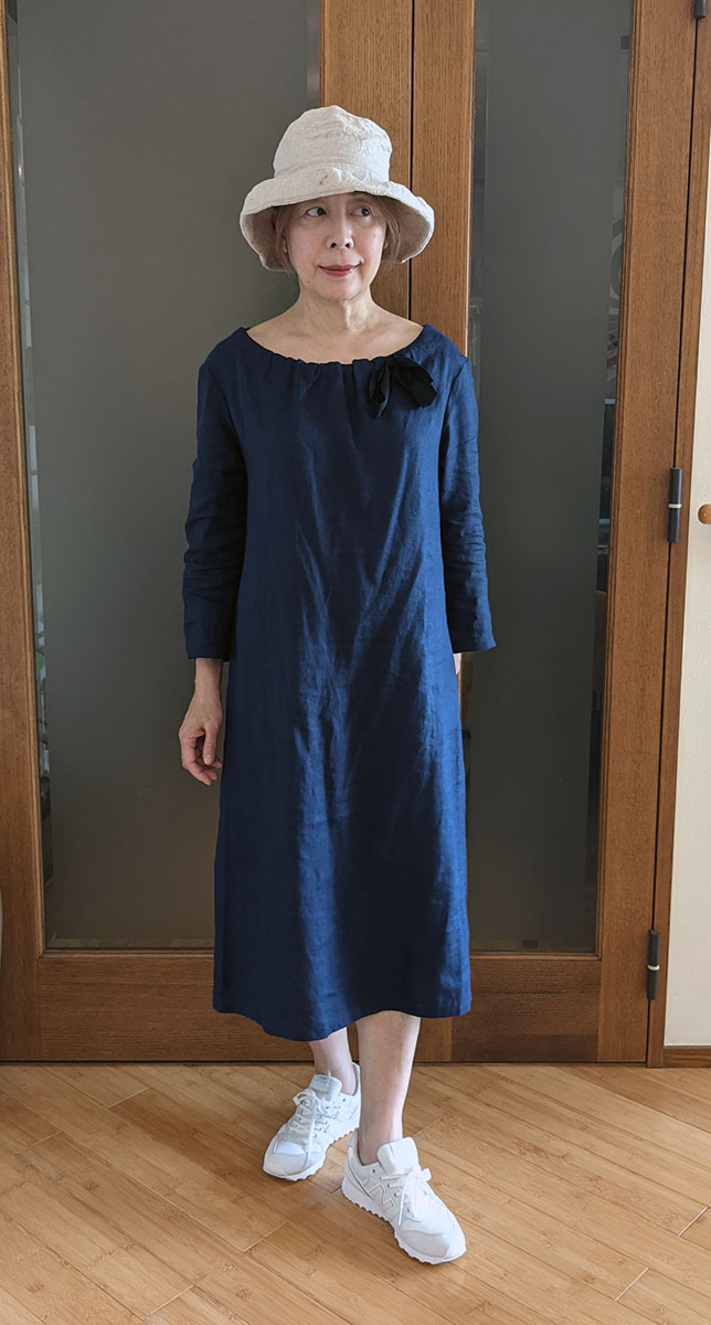 白のスニーカーとのコーデ