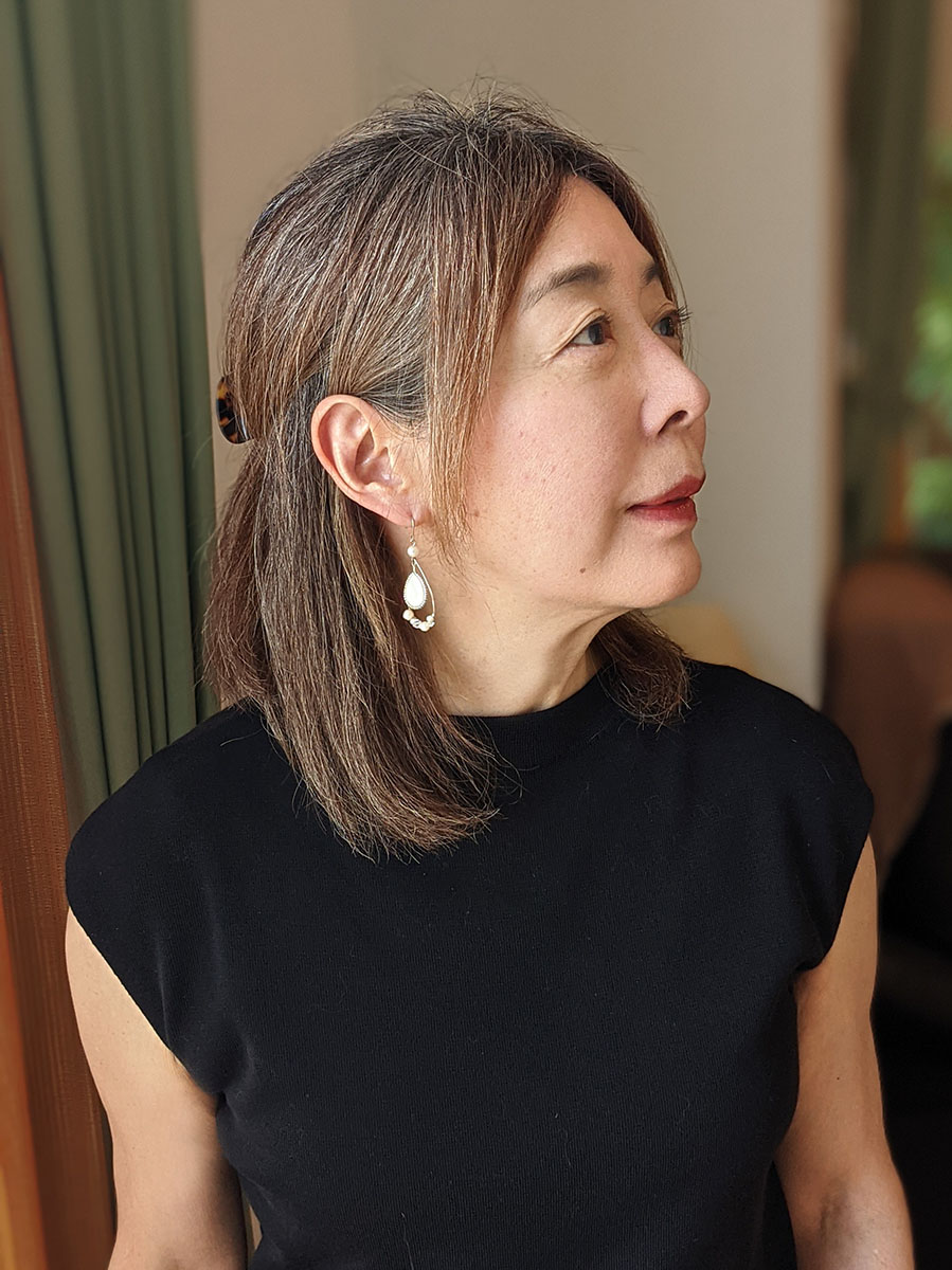 髪留めでまとめるヘアスタイル