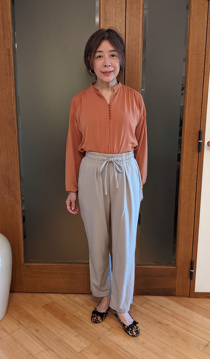 ウエストが一瞬で細見え！？ドローストリングのパンツをスタイリッシュ