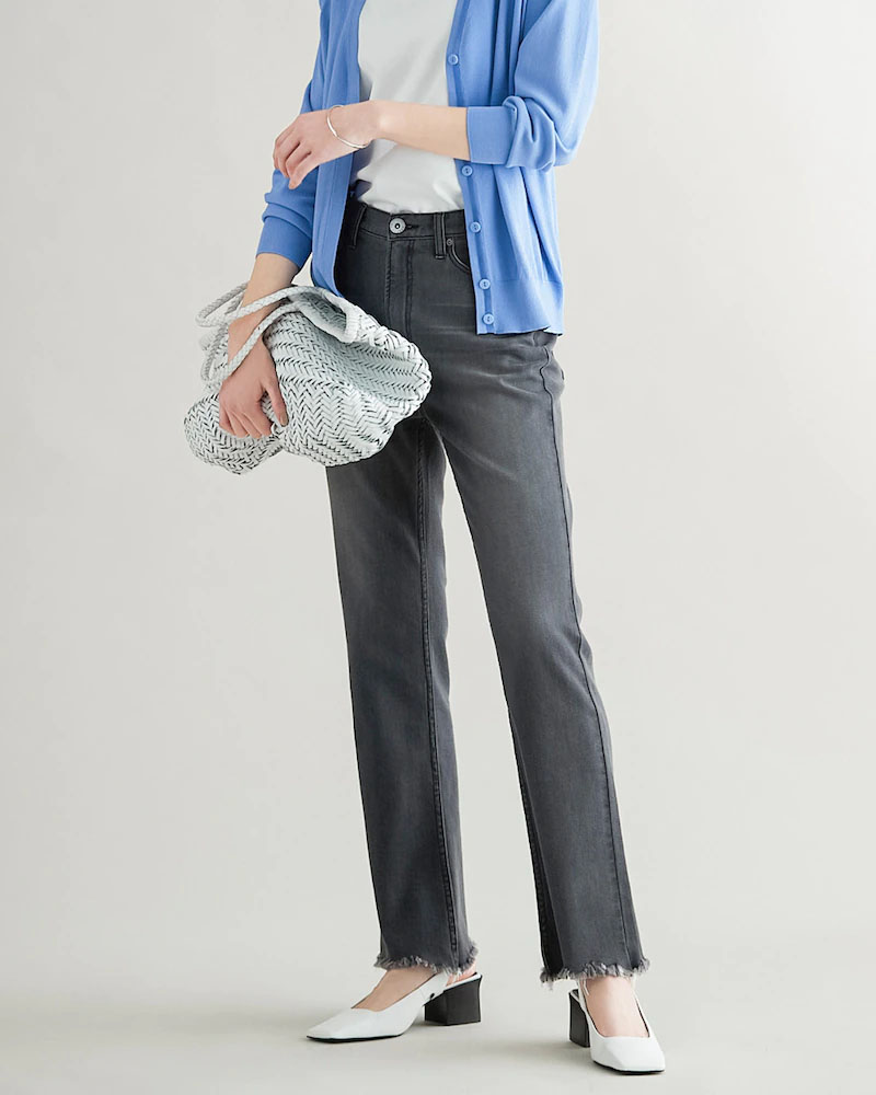 甘撚りクールデニム・フレアカットオフ