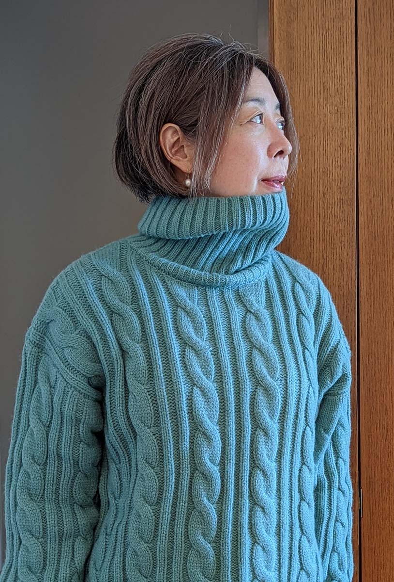 AOURE｜アルパカ混ケーブル編みタートルネックニットLオフホワイトアウール AOURE｜アルパカ混ケーブル編みタートルネックニットLオフホワイトアウール