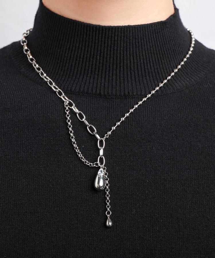 ティアドロップチャームシルバーチェーンネックレス