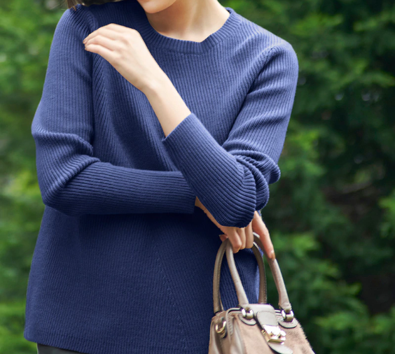 「シルフィア・斜めリブニット」のネイビー