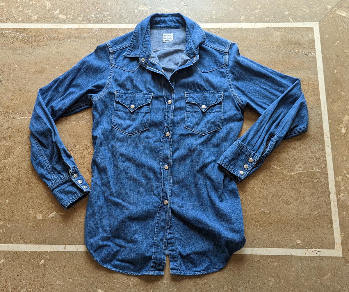 オアスロウのデニムシャツ