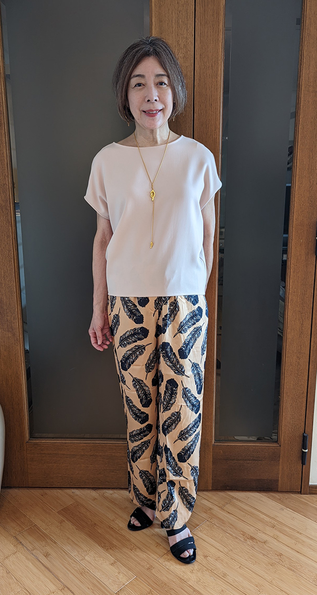 ショートスリーブコクーンブラウス スナップ付きとのコーデ