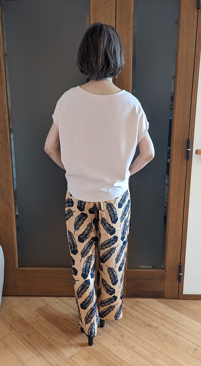 ピンクとベージュのコーデ