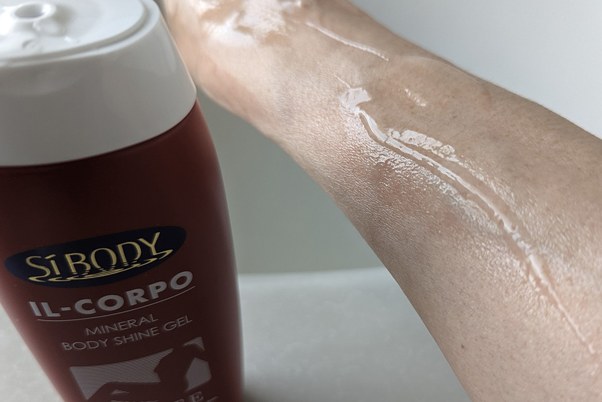 腕に塗ったところ