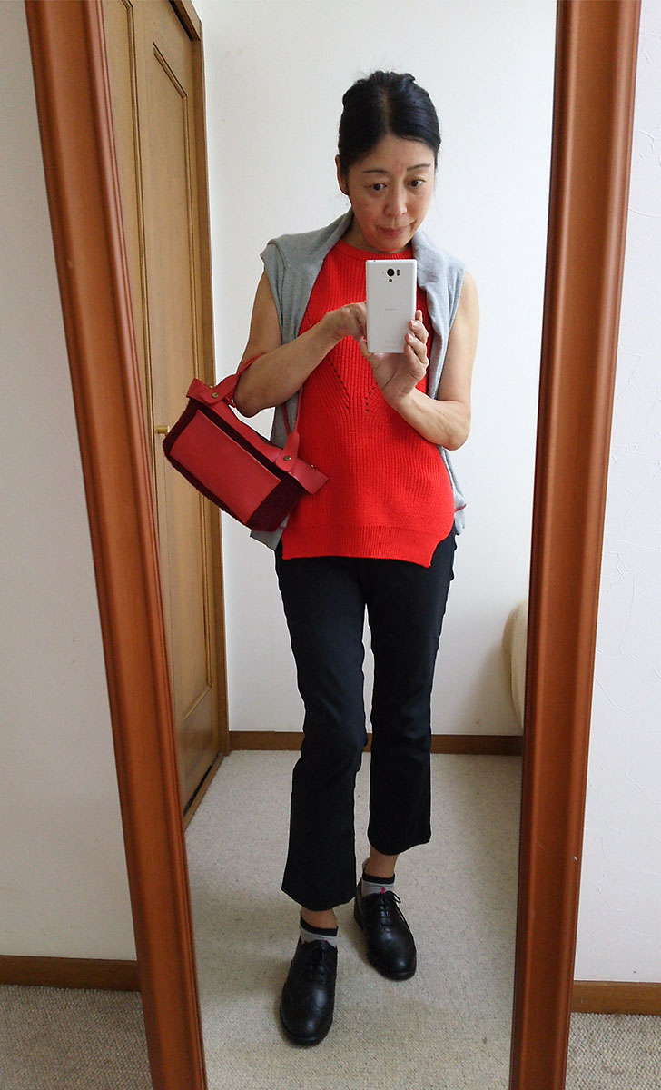 2016年 GUのベストとバナリパのパンツのコーデ