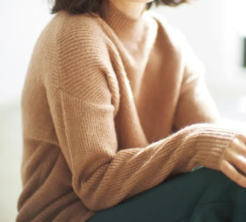 フラッフィーニット・バイアスハイネック